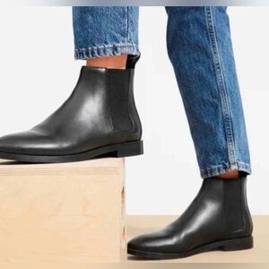 Everlane Classic Black Leather Chelsea Boots